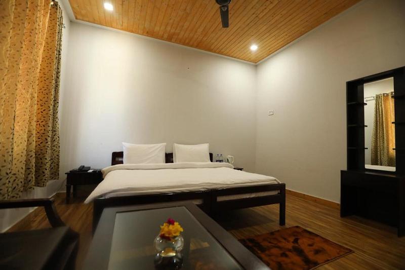 Le ROI Floating Huts & Eco Rooms image