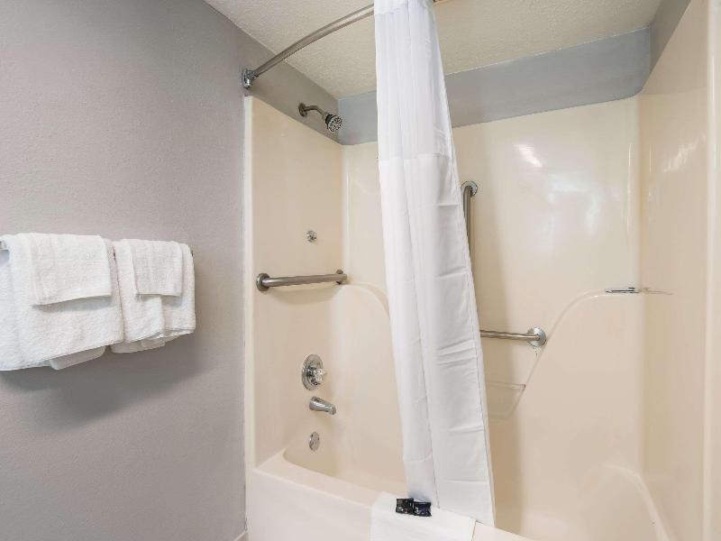 Rodeway Inn Greenwood image