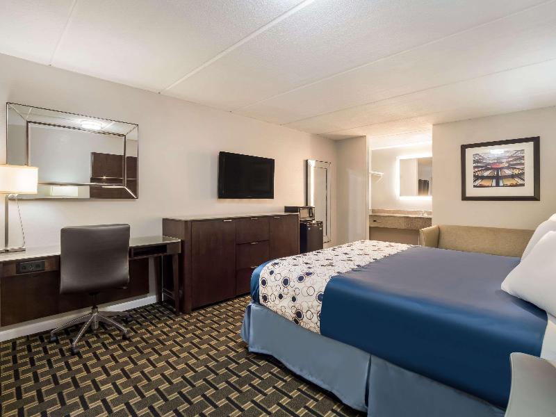 Rodeway Inn Greenwood image