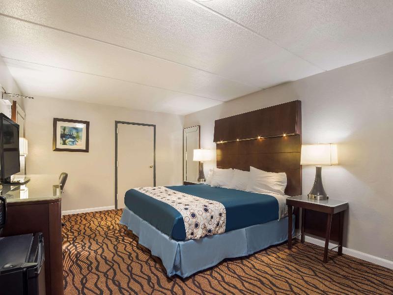 Rodeway Inn Greenwood image