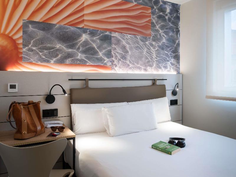 ibis Styles Santander image