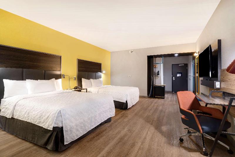 Tru by Hilton Galveston image