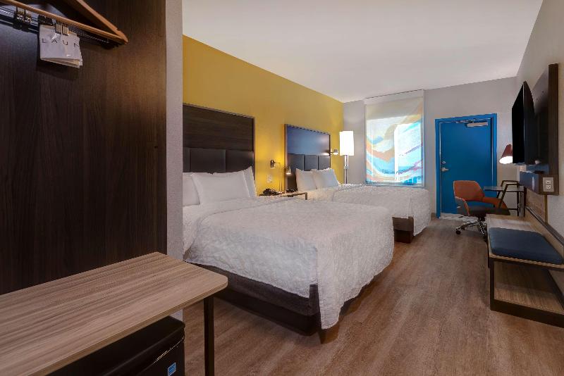 Tru by Hilton Galveston image