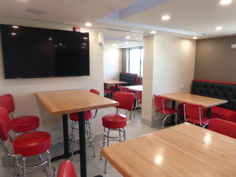 Red Roof Inn Bourbonnais image