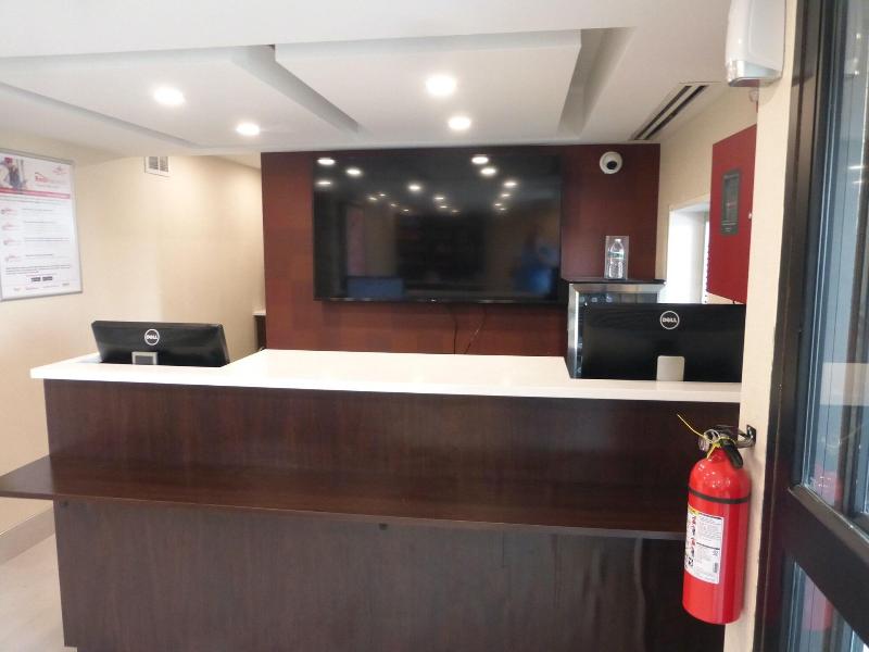 Red Roof Inn Bourbonnais image