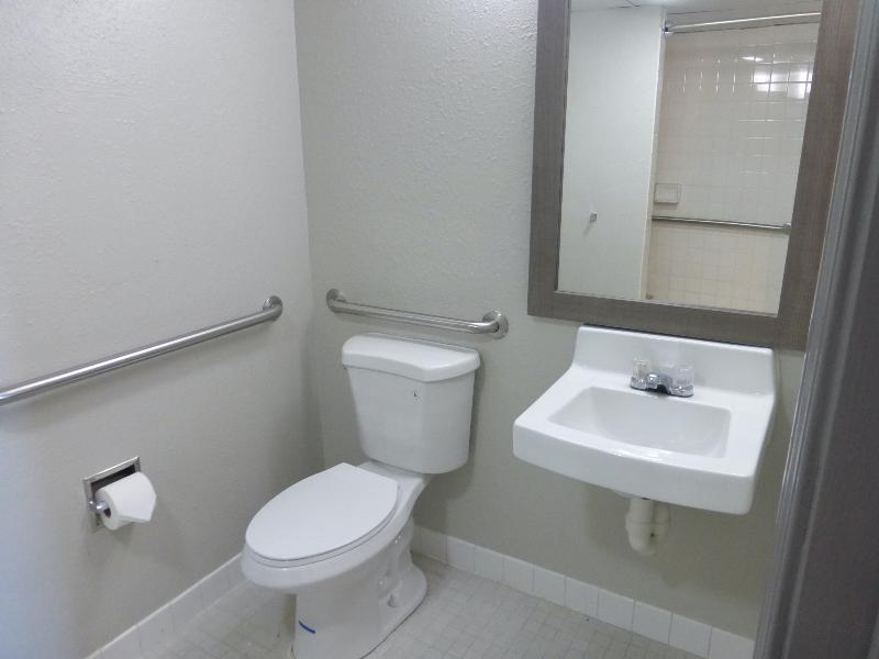 Red Roof Inn Bourbonnais image