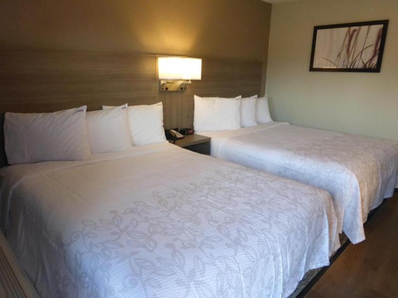 Red Roof Inn Bourbonnais image