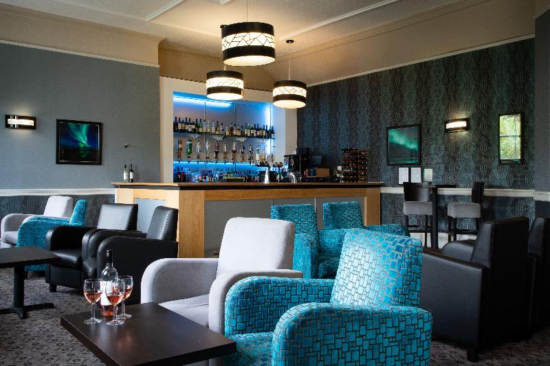Bar & Lounge