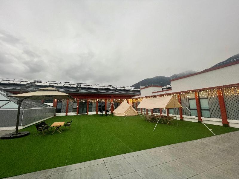 Holiday Inn Express Linzhi Airport image