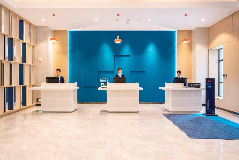 Holiday Inn Express Linzhi Airport image