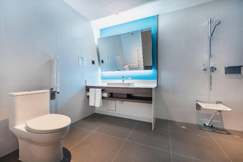 Holiday Inn Express Linzhi Airport image
