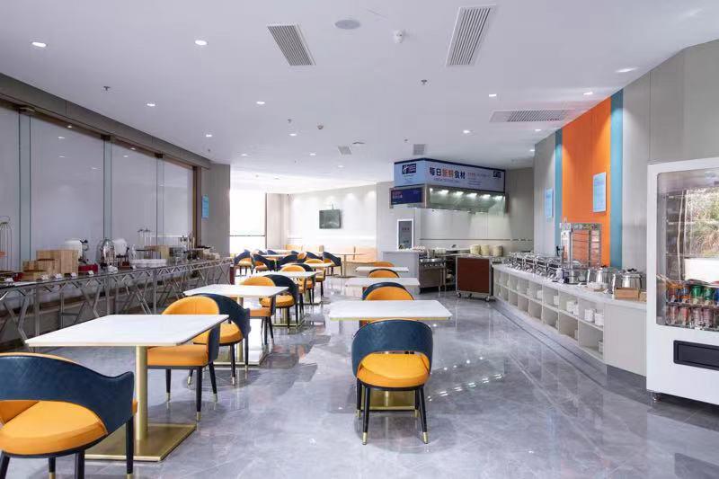 Holiday Inn Express Hengshui Railway Station image 2