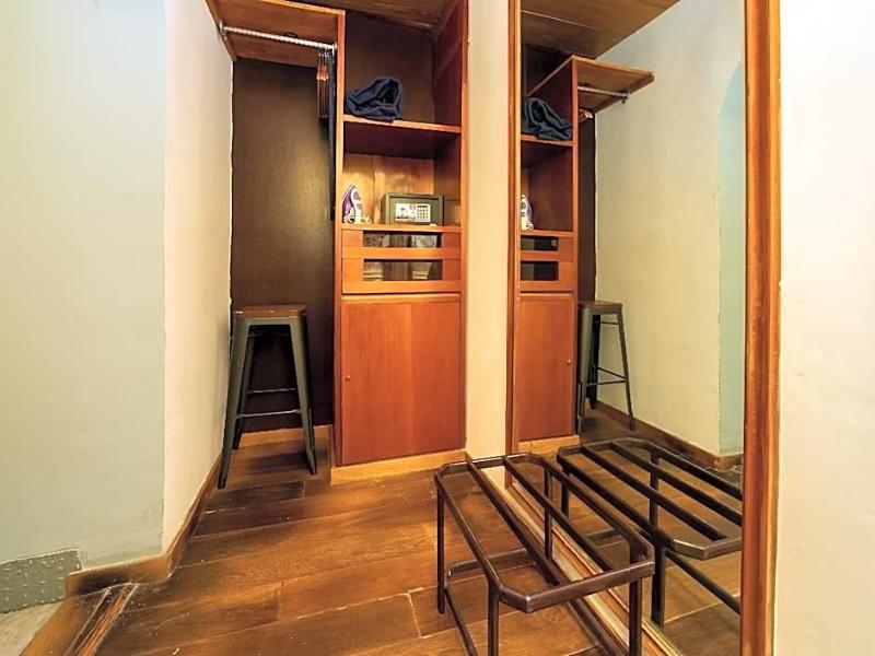 Collection O Casa Anzures Thematic, Mexico City image