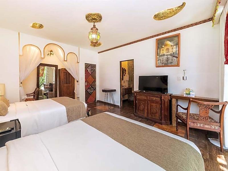 Collection O Casa Anzures Thematic, Mexico City image