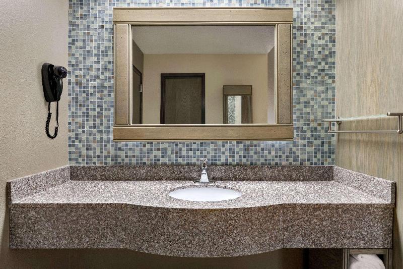 Travelodge By Wyndham Coffeyville image