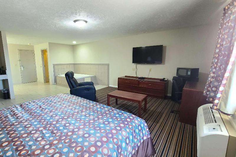 Super 8 by Wyndham Missouri Valley image