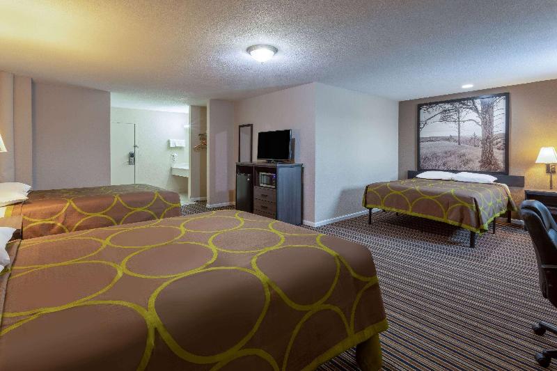 Super 8 by Wyndham Missouri Valley image
