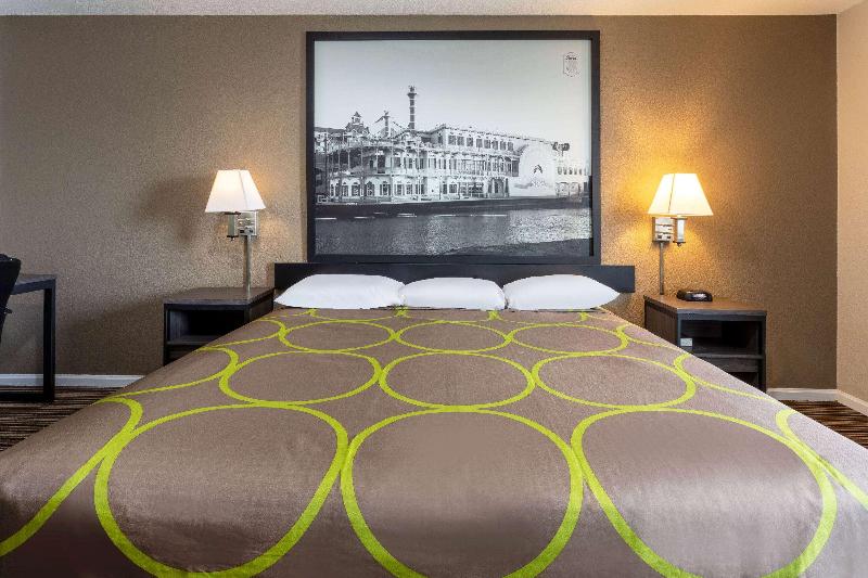 Super 8 by Wyndham Missouri Valley image