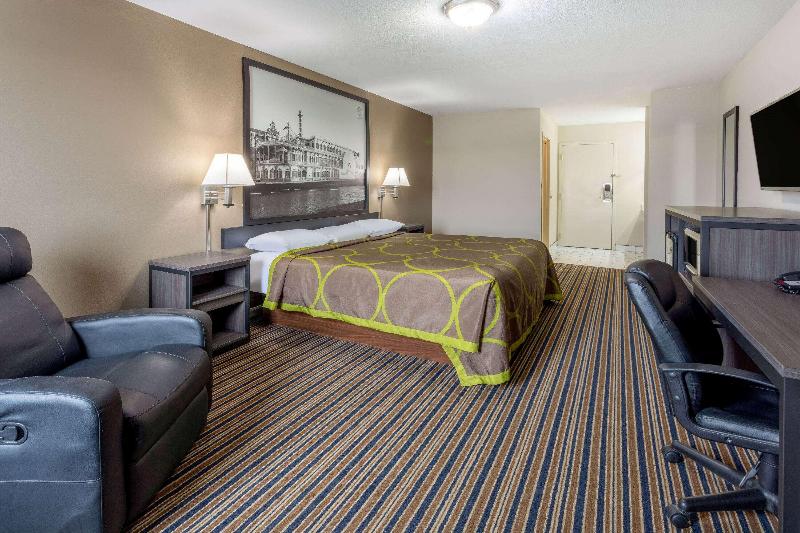 Super 8 by Wyndham Missouri Valley image