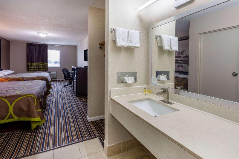 Super 8 by Wyndham Missouri Valley image