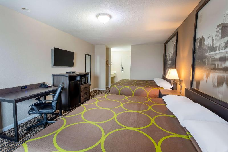 Super 8 by Wyndham Missouri Valley image