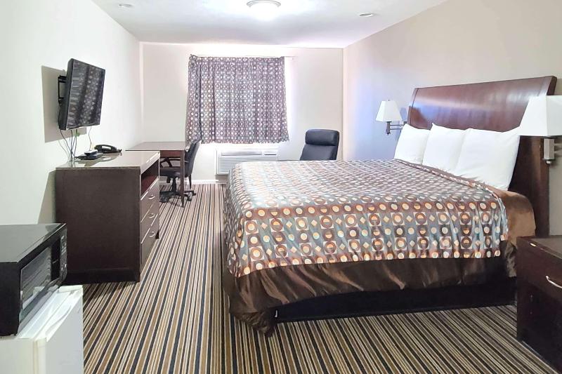 Super 8 by Wyndham Missouri Valley image