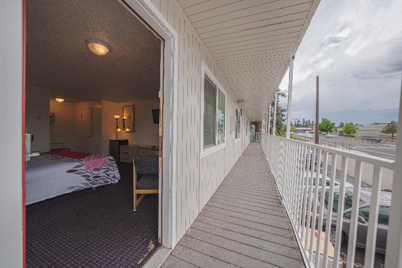 Budget Inn Bend image