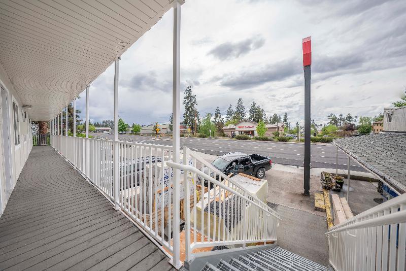 Budget Inn Bend image