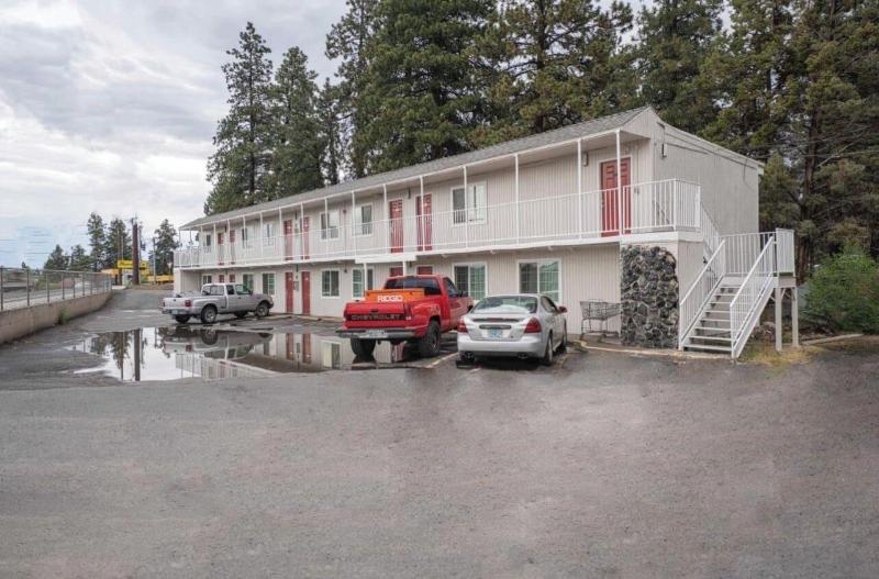 Budget Inn Bend image