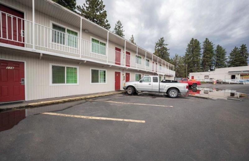 Budget Inn Bend image