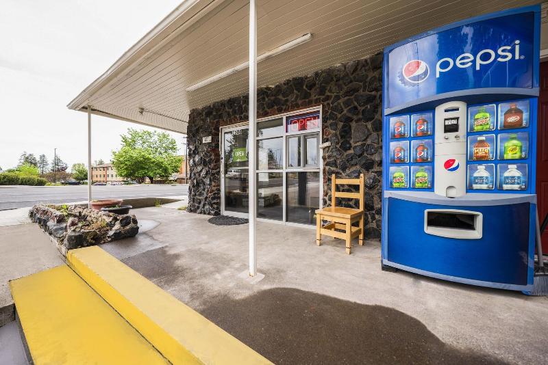 Budget Inn Bend image