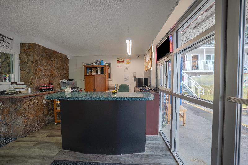 Budget Inn Bend image