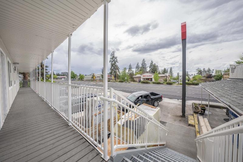 Budget Inn Bend image