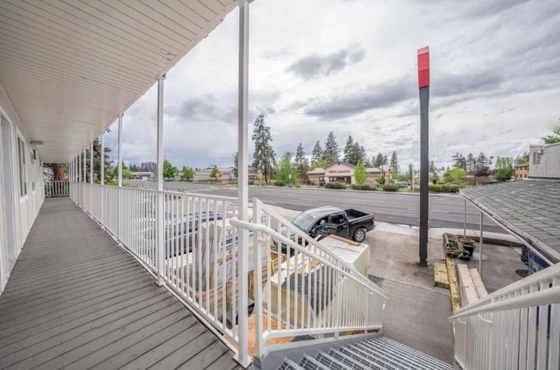 Budget Inn Bend image