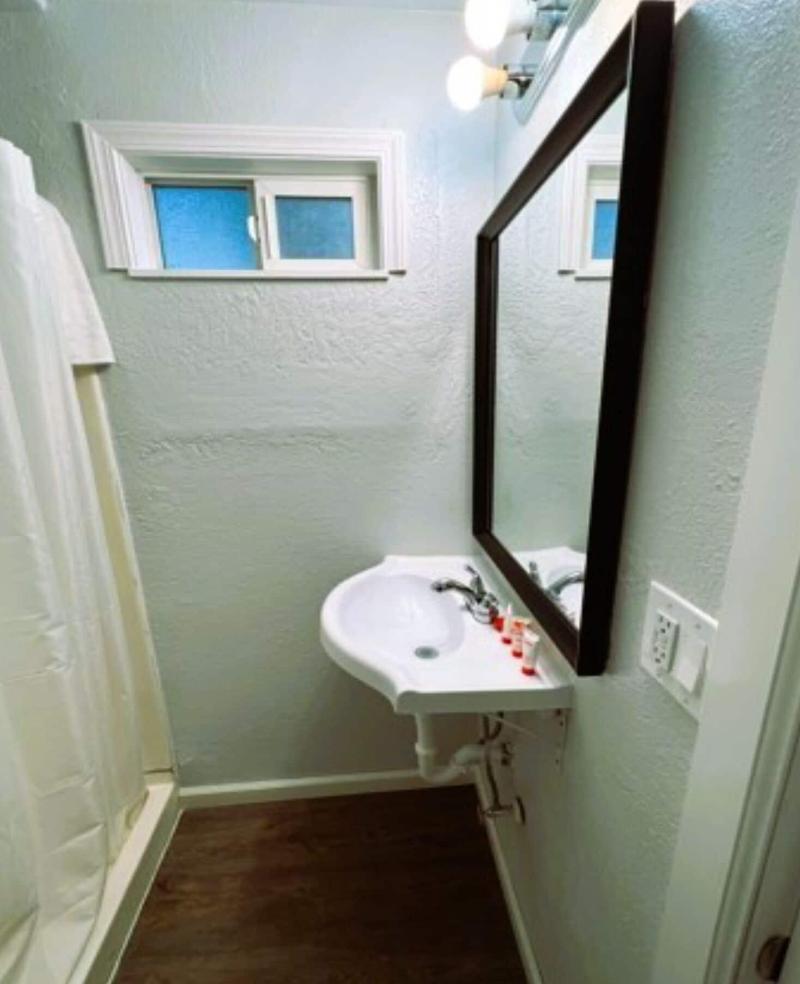 Budget Inn Bend image