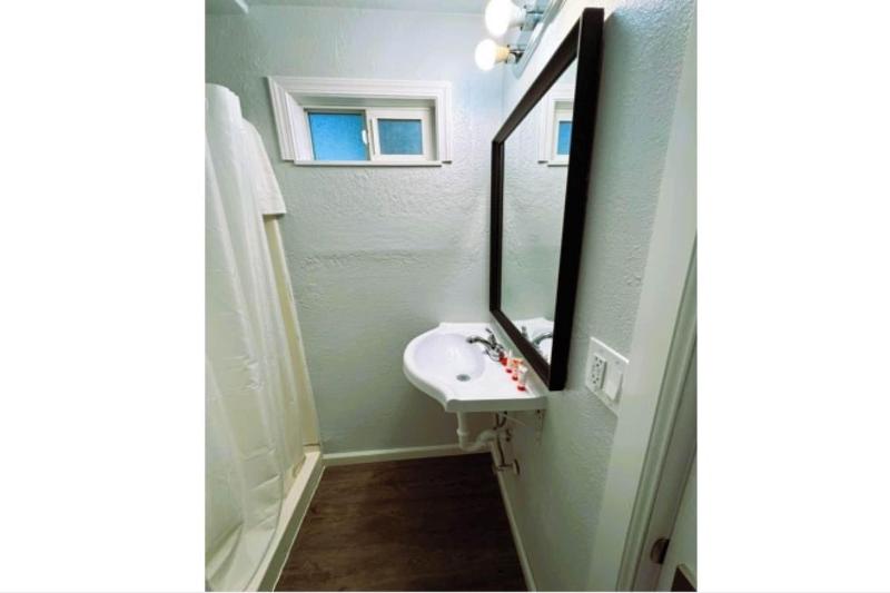 Budget Inn Bend image