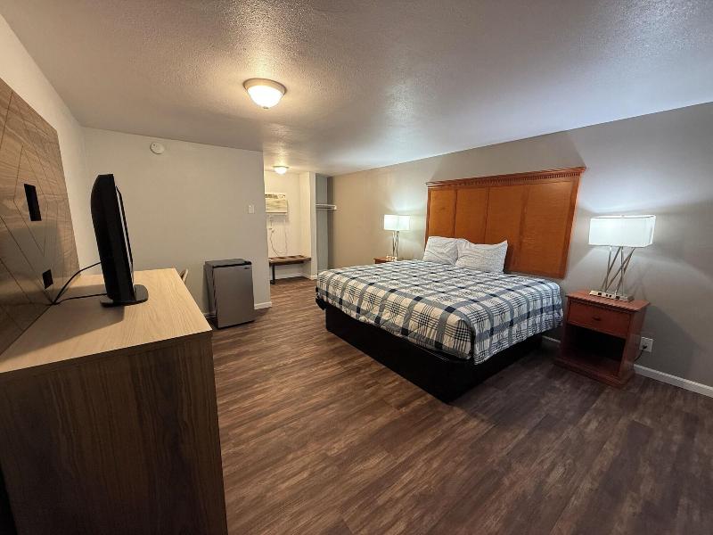 Budget Inn Bend image