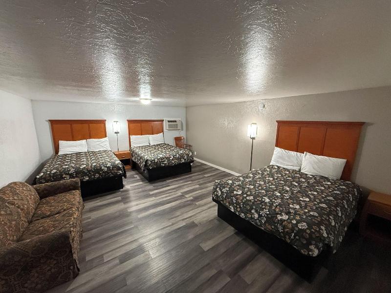 Budget Inn Bend image