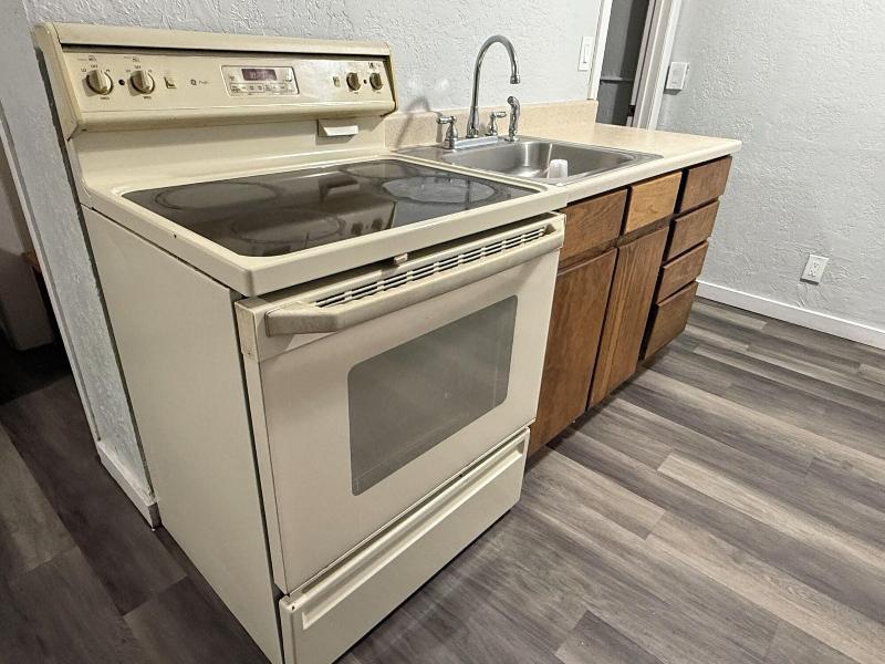 Budget Inn Bend image