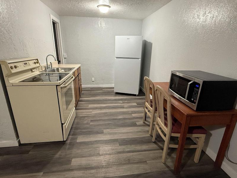 Budget Inn Bend image