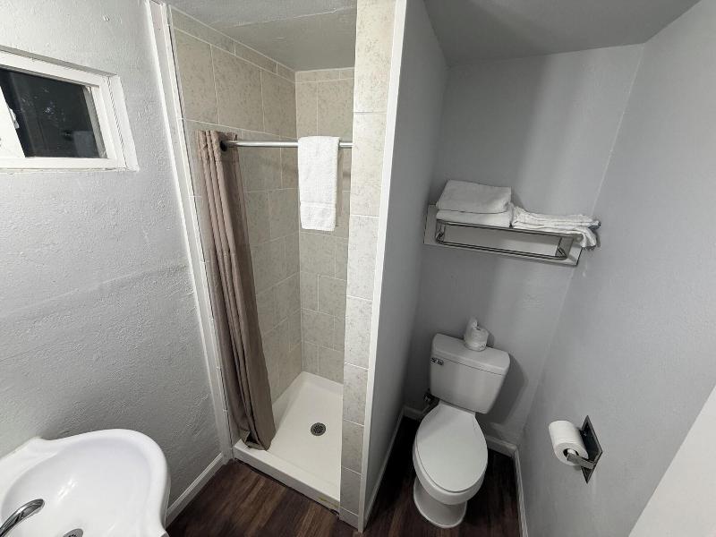 Budget Inn Bend image