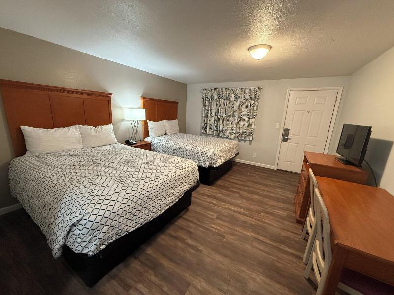 Budget Inn Bend image