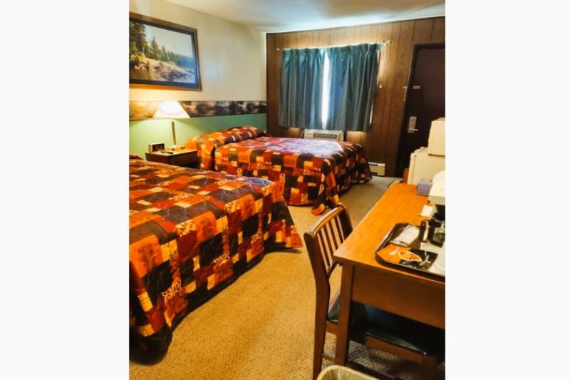 Love Hotels Voyageur by OYO at International Falls image