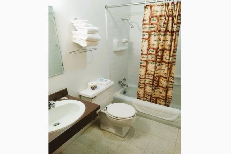Love Hotels Voyageur by OYO at International Falls image