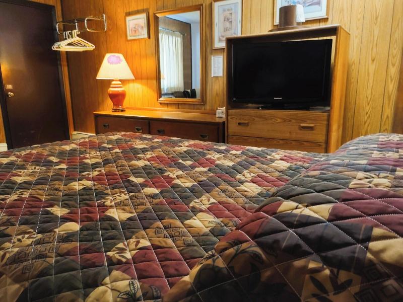 Love Hotels Voyageur by OYO at International Falls image