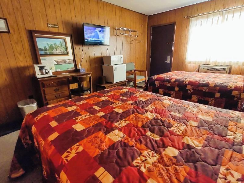Love Hotels Voyageur by OYO at International Falls image