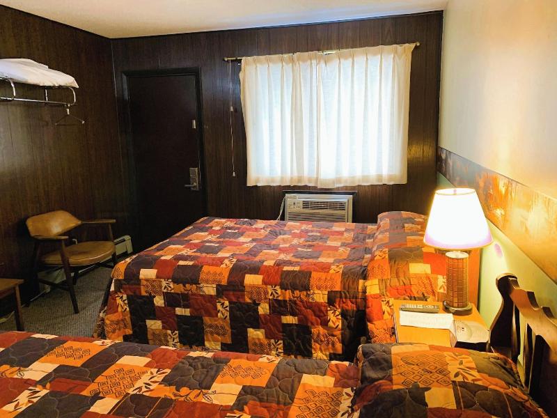 Love Hotels Voyageur by OYO at International Falls image
