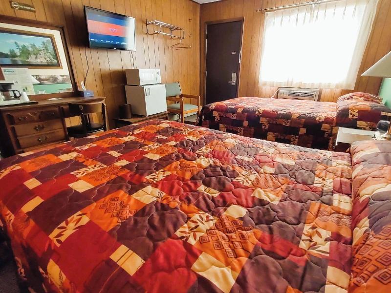Love Hotels Voyageur by OYO at International Falls image