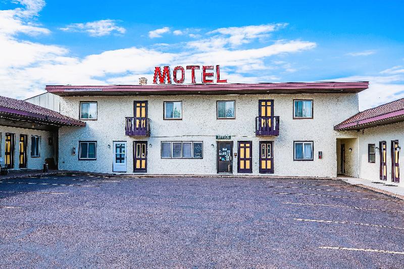 Love Hotels Silver Street by OYO at Hurley WI image
