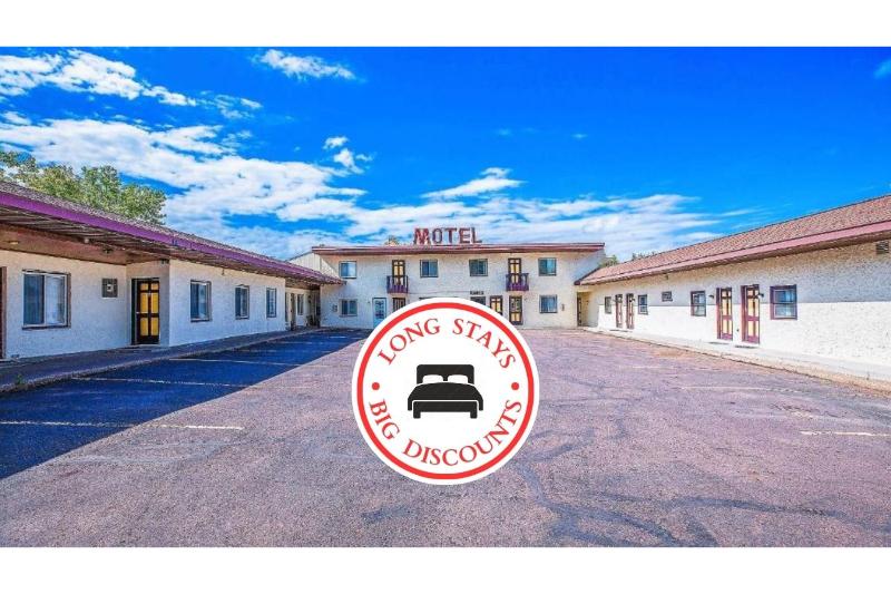 Love Hotels Silver Street by OYO at Hurley WI image